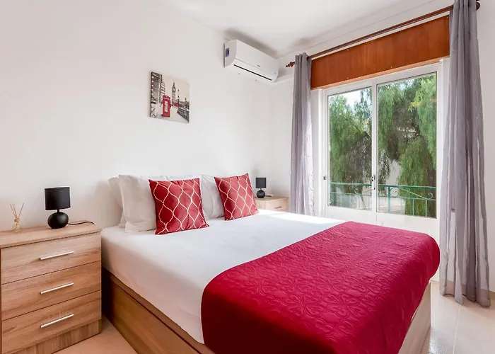 Apartman Cosy Riverside 2bdr In By Lovelystay *
