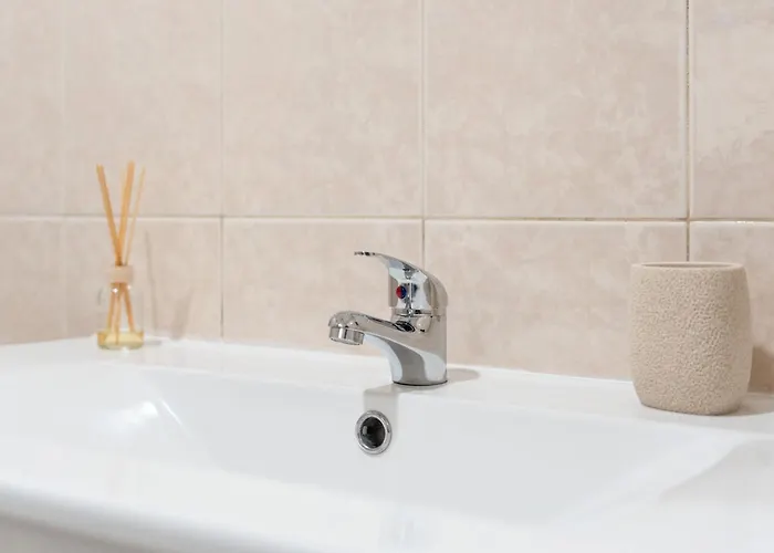 Apartman Cosy Riverside 2bdr In By Lovelystay