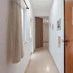 شقة Cosy Riverside 2bdr In By Lovelystay *
