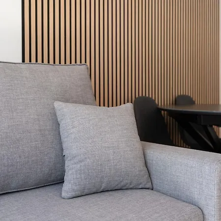 Cosy Riverside 2bdr In By Lovelystay *